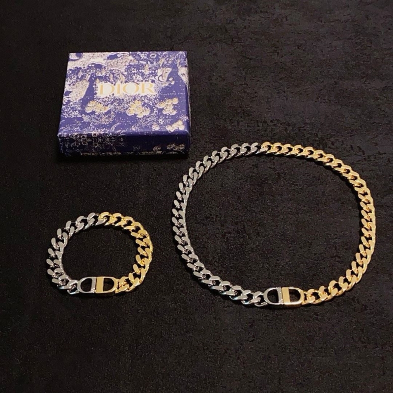 chr1st1an D10r necklaces